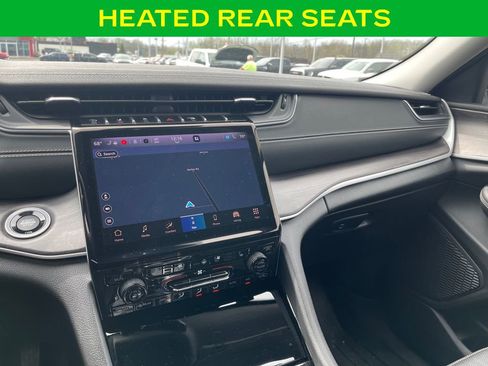 Used 2023 Jeep Grand Cherokee Limited w/ Luxury Tech Group II image 19