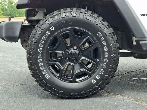 Used 2018 Jeep Wrangler Sport AWD/4WD image 8