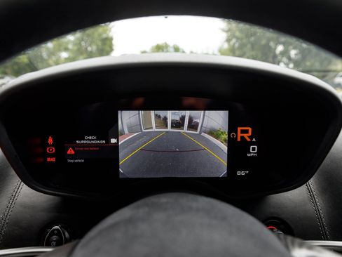 Used 2019 McLaren 570S Coupe RWD image 18