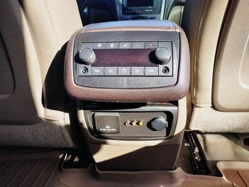 Used 2013 GMC Acadia Denali image 34