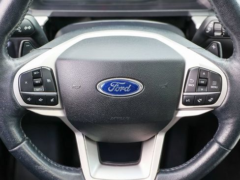 Certified 2021 Ford Explorer XLT w/ Equipment Group 202A AWD/4WD image 9