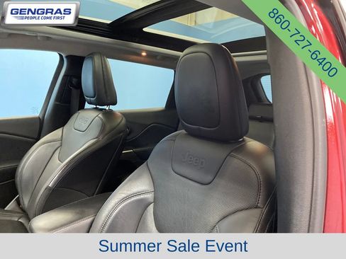 Used 2019 Jeep Cherokee Limited AWD/4WD image 10