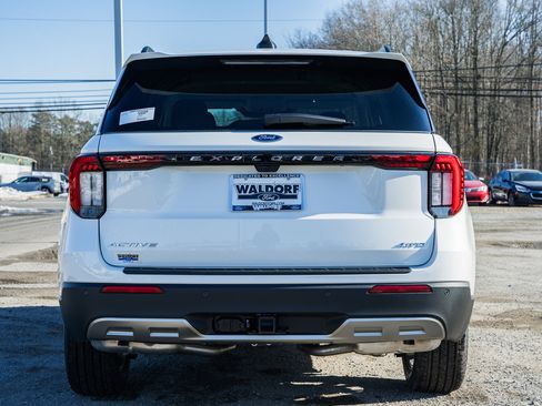 New 2026 Ford Explorer Active w/ Active Comfort Package image 6
