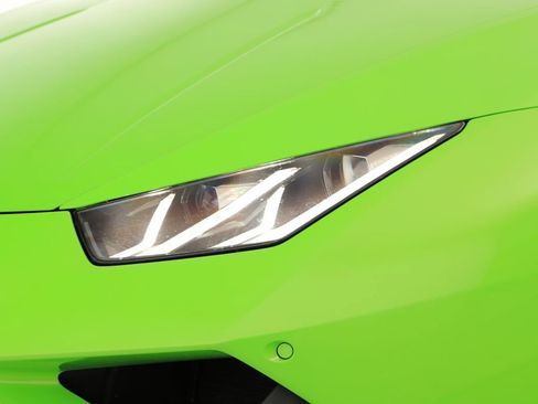 Used 2021 Lamborghini Huracan EVO image 34