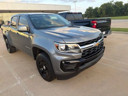 Used 2022 Chevrolet Colorado W/T AWD/4WD image 3