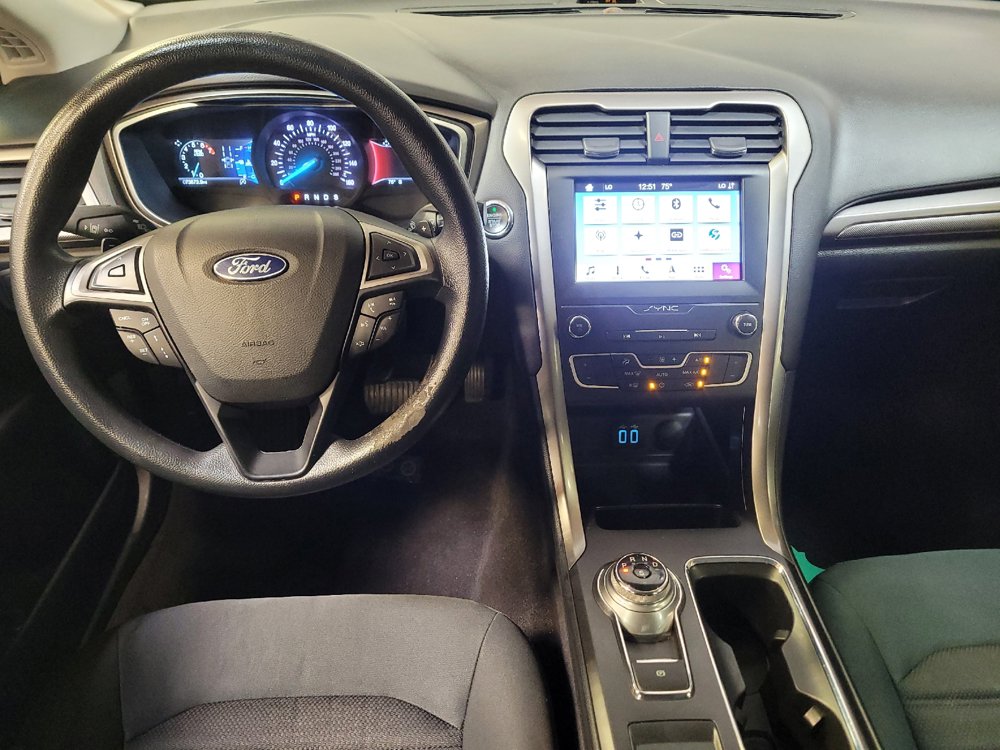 Used 2019 Ford Fusion SE FWD image 22