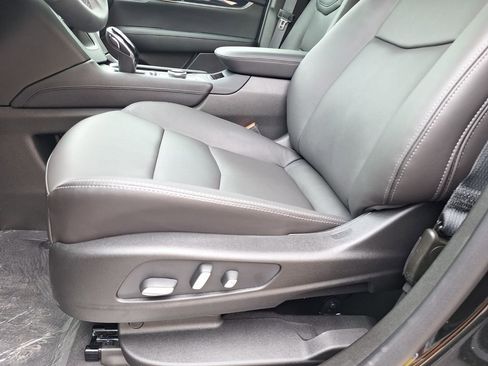 New 2026 Cadillac XT5 Luxury w/ LPO, ONYX Package FWD image 30