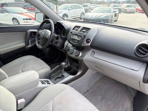 Used 2011 Toyota RAV4 2WD w/ Base L4 Extra Value Pkg image 22