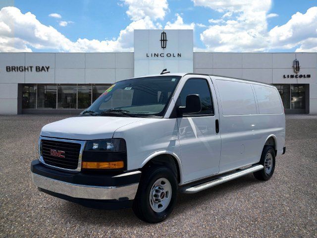 Used 2025 GMC Savana 2500 w/ Driver Convenience Package RWD image 2