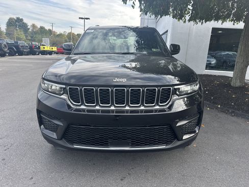 New 2025 Jeep Grand Cherokee Laredo X w/ Luxury Tech Group I image 9