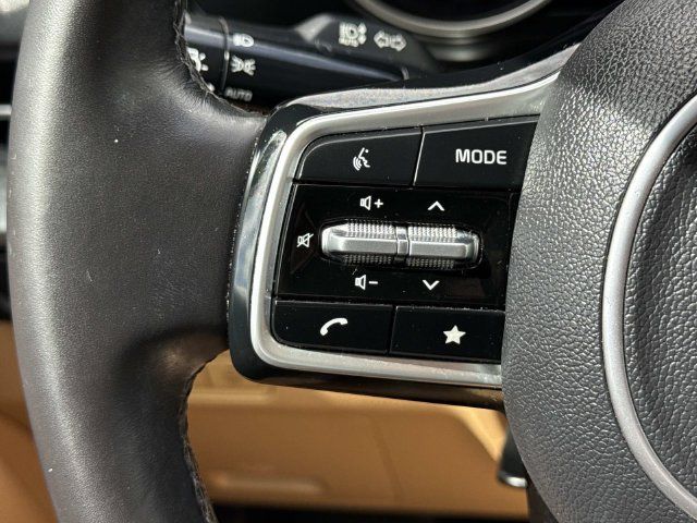 Used 2023 Kia Carnival LX FWD image 24