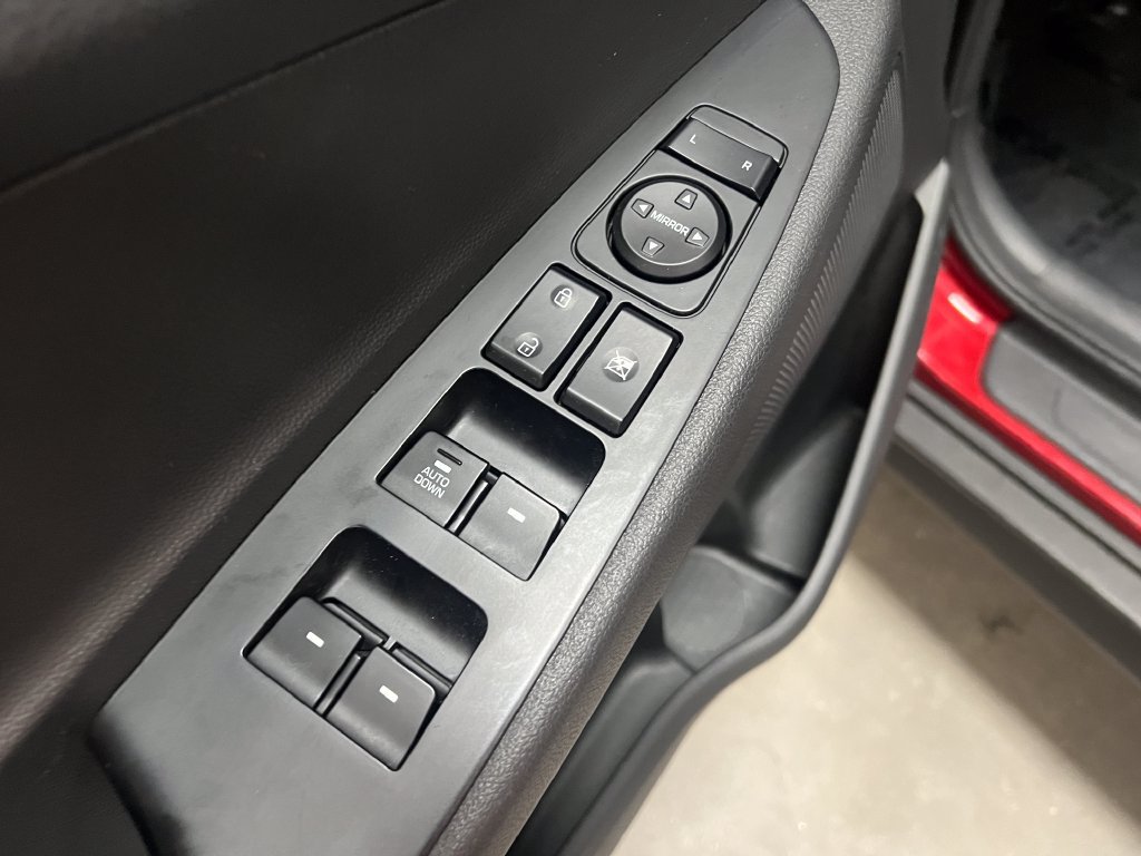 Used 2021 Hyundai Tucson SE FWD image 11