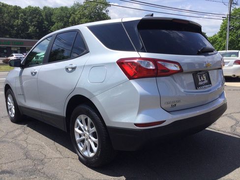Used 2021 Chevrolet Equinox LS w/ LS Convenience Package AWD/4WD image 10