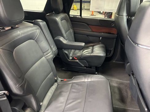 Used 2024 Lincoln Navigator Reserve AWD/4WD image 10