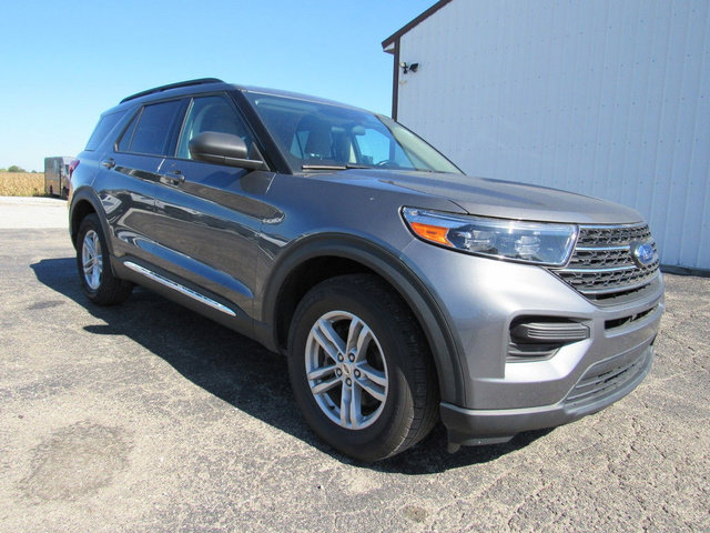 Used 2022 Ford Explorer XLT AWD/4WD image 9