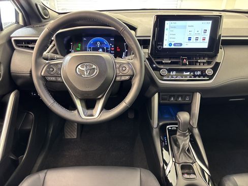 Used 2023 Toyota Corolla Cross XSE w/ Convenience Package image 29