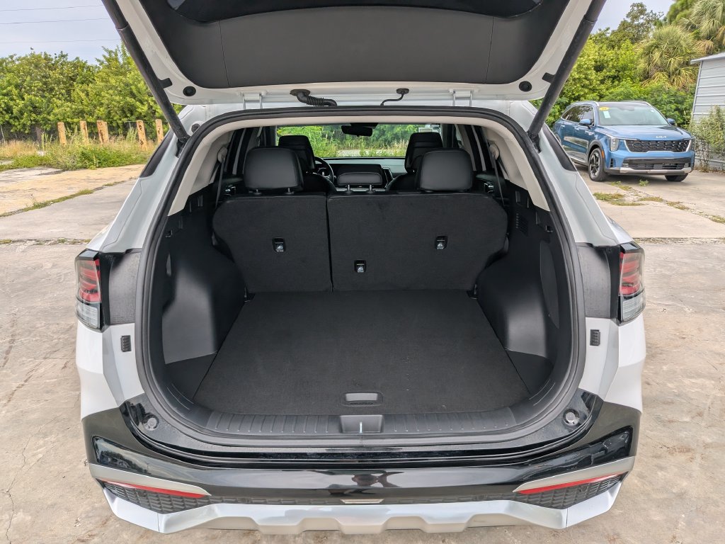 Certified 2025 Kia Sportage SX FWD image 12