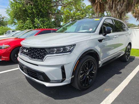 Certified 2023 Kia Sorento SX FWD image 6