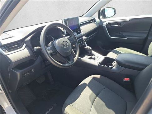 Used 2024 Toyota RAV4 XLE FWD image 9