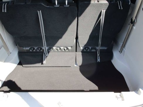 Certified 2024 Chrysler Pacifica Limited image 10