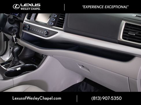 Used 2019 Toyota Highlander LE FWD image 30