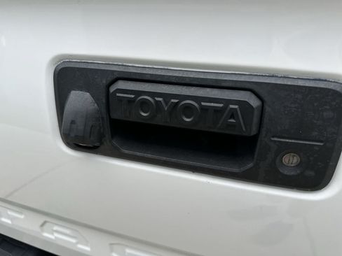 Used 2022 Toyota Tacoma SR RWD image 15