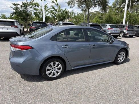 Certified 2022 Toyota Corolla LE FWD image 2