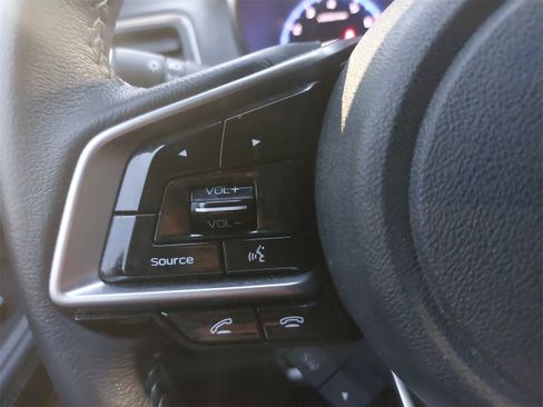 Used 2018 Subaru Outback 2.5i Limited image 17