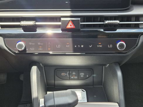 New 2026 Kia Sportage EX FWD image 14