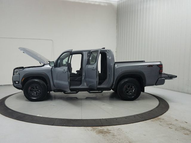 Used 2025 Nissan Frontier PRO-4X AWD/4WD image 12