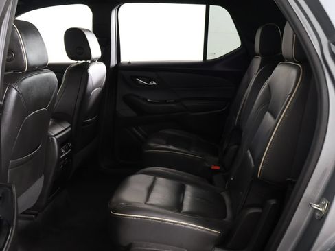 Used 2023 Chevrolet Traverse Premier AWD/4WD image 36