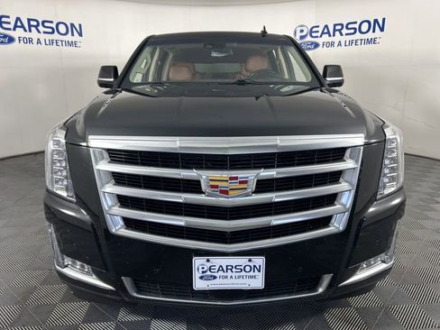 Used 2017 Cadillac Escalade ESV Premium Luxury image 2