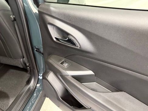 New 2026 Chevrolet Trax LT w/ LT Convenience Package FWD image 25