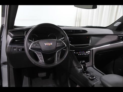 Used 2024 Cadillac XT5 Premium Luxury AWD/4WD image 6