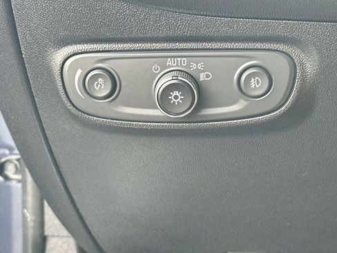 Certified 2018 Chevrolet Equinox Premier FWD image 18