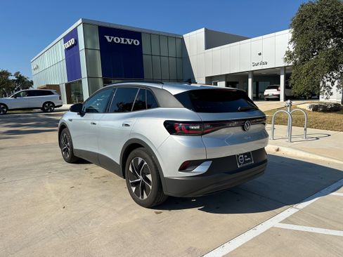 Used 2022 Volkswagen ID.4 Pro image 4