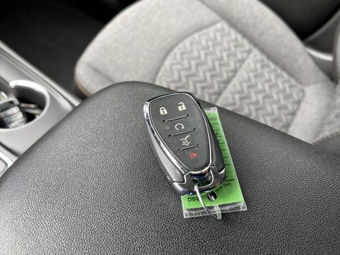 Used 2024 Chevrolet Equinox LT FWD image 40