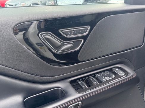 Used 2023 Lincoln Aviator AWD w/ Elements Package image 8