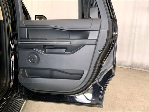 Used 2022 Ford Expedition Max XLT RWD image 23