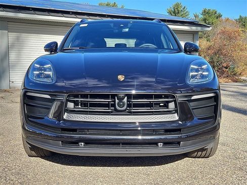 New 2026 Porsche Macan image 7