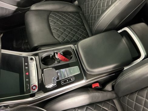 Used 2022 Audi SQ7 Prestige w/ Prestige Package image 18