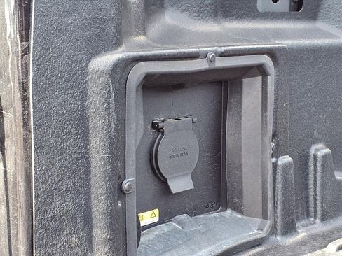 Used 2023 Ford F150 Lariat w/ Equipment Group 502A High image 19