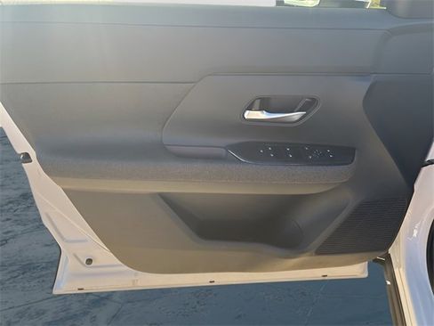 Used 2025 Nissan Kicks SV image 20