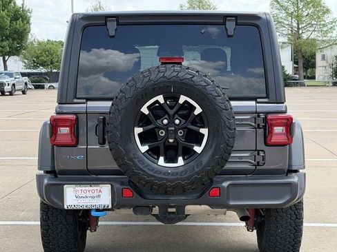 Used 2025 Jeep Wrangler Unlimited Rubicon 4xe w/ Convenience Group image 5