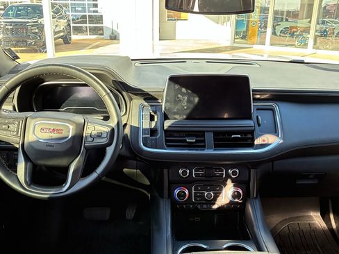 Used 2024 GMC Yukon XL AT4 w/ AT4 Premium Plus Package image 16