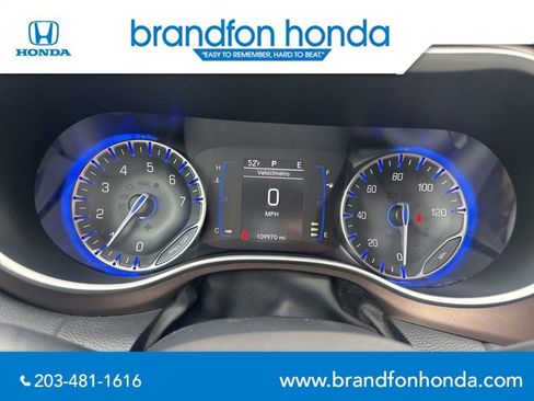 Used 2018 Chrysler Pacifica L FWD image 15