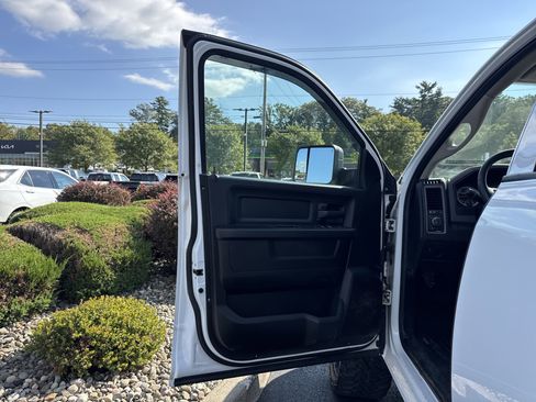 Used 2019 RAM 1500 Express image 11