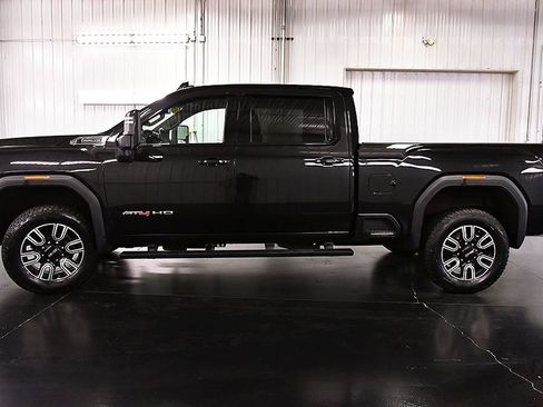 Used 2022 GMC Sierra 2500 AT4 w/ Gooseneck/5TH Wheel Package image 4