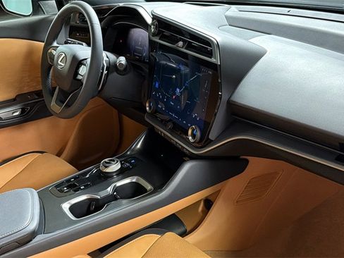 Certified 2025 Lexus RZ 450e image 10