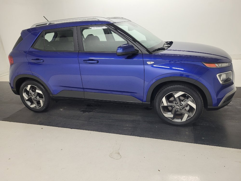 Used 2025 Hyundai Venue SEL FWD image 11